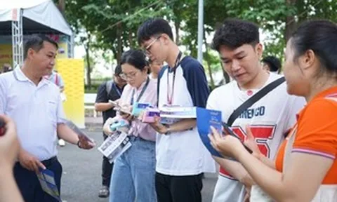 Chỉ 38% doanh nghiệp tuyển thêm, sinh viên cạnh tranh xin việc