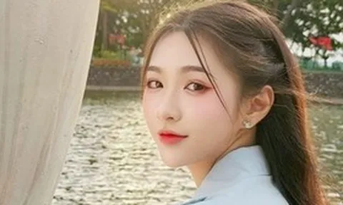 Nhan sắc dịu dàng của "Hotgirl bóng đá" khiến "500 anh em" gục ngã