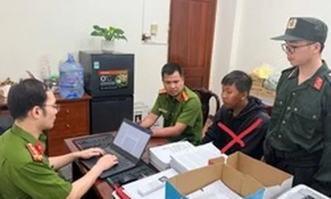 Khám xét khẩn cấp, bắt Phạm Văn Khánh SN 1990 và nhiều người khác