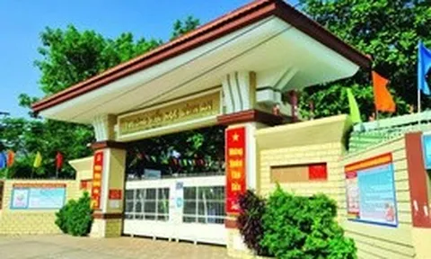 Học sinh lớp 1 nghi bị bạo lực học đường, nhà trường chuyển lớp gây tranh cãi