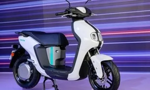 Xe máy điện giảm giá "sập sàn", có mẫu giảm đến 15 triệu đồng