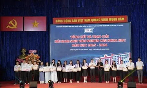 Sinh viên Trường ĐH Sư phạm TPHCM gây ấn tượng với các đề tài nghiên cứu khoa học giàu tính ứng dụng