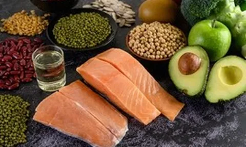 Nhiều người bị “lừa” suốt bao năm: Nước hầm xương gần như không bổ sung được canxi, 3 thực phẩm này mới là “vua canxi” thật sự