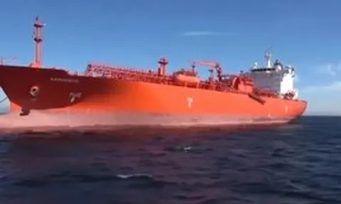 Nga cáo buộc âm mưu khủng bố tàu chở khí đốt bằng thủy lôi NATO