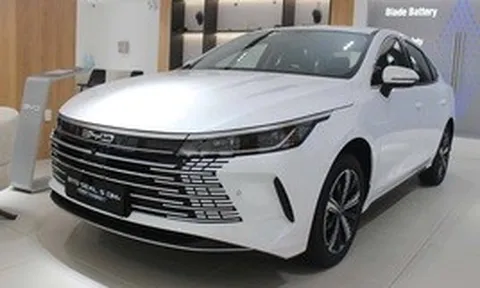 BYD Seal 5 giảm giá mạnh còn 626 triệu đồng, đấu Mazda3, K3 bằng PHEV chạy 120km không cần xăng