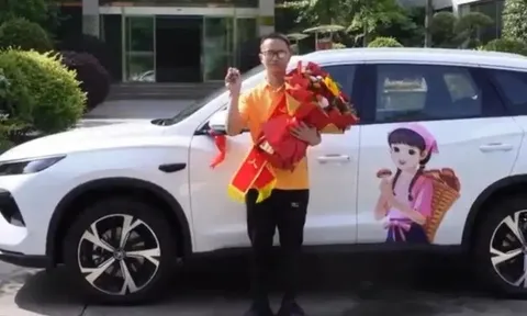 Lao xuống sông cứu 3 người trong đêm, người đàn ông được tặng xe hơi gần 600 triệu đồng