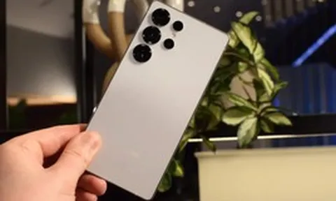 Mẫu điện thoại Samsung ra mắt nhiều năm rồi mà vẫn đáng mua ngang Galaxy S26 Ultra: Giá giảm sâu 10 triệu