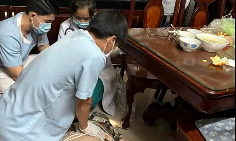 Hóc thịt khi ăn tối, cụ bà 81 tuổi ngừng tim
