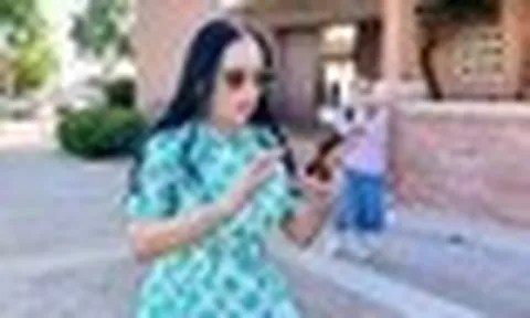 Ca sĩ tỷ phú Hà Phương khóc nhiều, đứng ra lo liệu đám tang cho "mẹ"