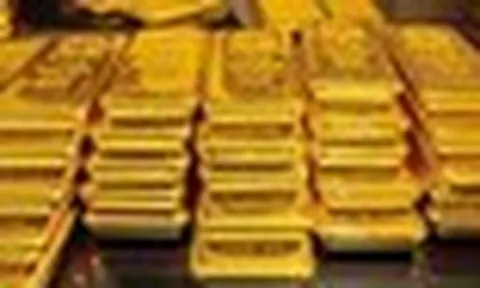 Vỡ mộng "vàng chỉ có tăng", giá vàng hôm nay tiếp tục giảm