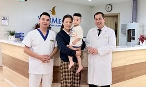 Vinmec Hạ Long cứu bé trai 2 tuổi khỏi nguy cơ biến chứng do bệnh lý ống phúc tinh mạc