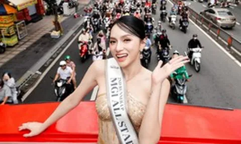 Sở Văn hóa và Thể thao TP.HCM lên tiếng về vụ Hương Giang diễu hành trên xe buýt 2 tầng
