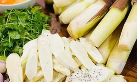 Nhiều người uống nước đá, trà sữa để giải nhiệt nhưng không biết cơ thể đang cần thứ khác: 7 loại rau bán đầy chợ Việt này mới nên ăn