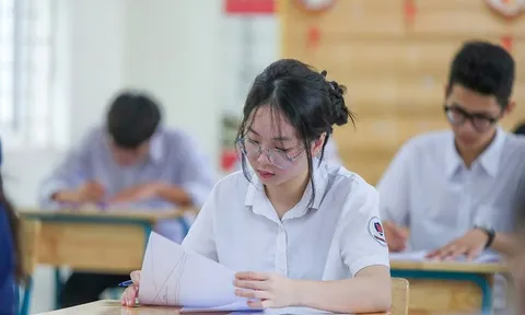 Điểm thi lớp 10 Hà Nội vừa công bố: Nhiều thí sinh "đứng ngồi không yên"