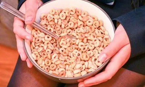 5 thói quen buổi sáng bác sĩ mong bệnh nhân bỏ càng sớm càng tốt