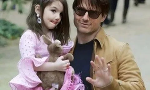 Chưa từng quên chu cấp tài chính cho con gái dù chỉ 1 ngày nhưng Tom Cruise vẫn mãi là người cha thất bại