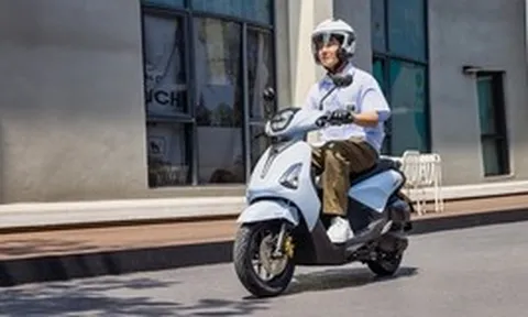 "Xe tay ga quốc dân" Honda Vision sắp gặp đối thủ lớn: Động cơ eSP, có phanh ABS, cùng nhà Honda mà giá rẻ không tưởng!