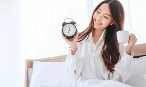 Sau tuổi 30, nhiều người vẫn uống sai cốc nước đầu tiên khi ngủ dậy: Tưởng tốt, ai ngờ lại âm thầm gây co thắt dạ dày