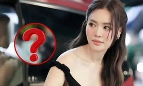 Ảnh chụp lén bóc trần nhan sắc thật của Ninh Dương Lan Ngọc