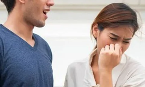 Tại sao một số người đổ mồ hôi mà không có mùi trong khi những người khác lại có mùi khó chịu?