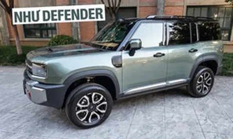 Ảnh thực tế SUV Geely mới dáng như Defender, mạnh hơn 1.100hp, lội nước 800mm, có hơn 50 chỗ chờ lắp phụ kiện địa hình