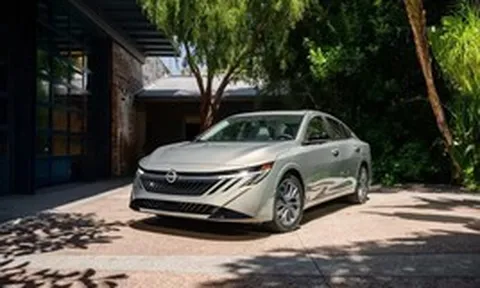 Tin xe 21/8: Nissan Sentra 2027 nâng cấp, MG4 Urban lộ diện