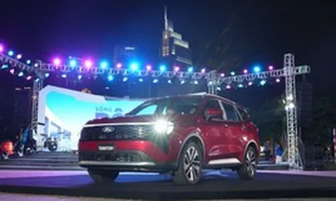 Ford Territory bản cao cấp nhất, giá 916 triệu đồng có gì?