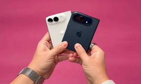 Ngắm hai màu sắc của iPhone Duo trước ngày lên kệ
