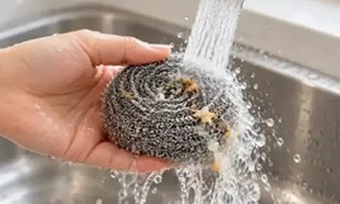 Lời khuyên đến những gia đình thường dùng búi sắt cọ nồi, chảo