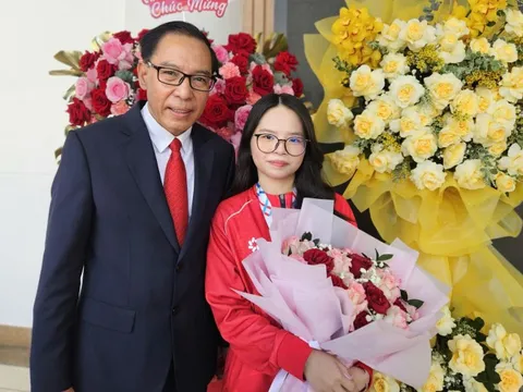 Nỗi lòng của người cha từng phản đối con gái chơi game