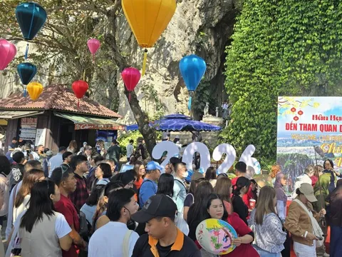 Đà Nẵng: Du khách "xông đất" Hội An, khám phá "đặc sản" Ma Nhai đầu năm mới