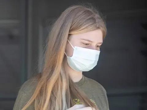 Con gái tỷ phú giàu nhất thế giới: Từ "đóa hồng đen" hàng nghìn tỷ viết đơn từ bỏ cha ra đường mưu sinh