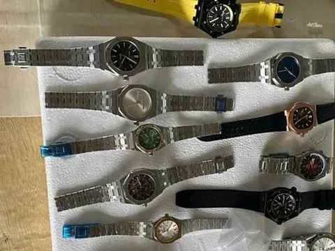 Hải quan thu giữ lô đồng hồ nghi "nhái" các thương hiệu xa xỉ