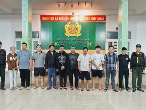 Công an bắt giữ Trần Quốc Phong và 10 người khác, thu giữ nhiều giấy tờ liên quan