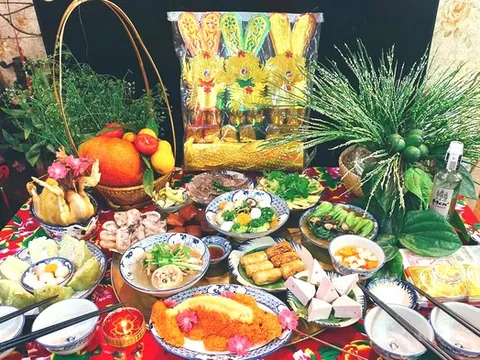 Mâm cúng ông Công ông Táo quen thuộc, thêm chi tiết này bỗng đẹp rực rỡ, gia chủ đón lộc cả năm