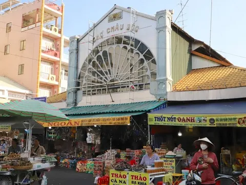 Khu chợ nổi tiếng bậc nhất miền Tây có loạt món ‘tí hon’ khiến du khách mê mẩn
