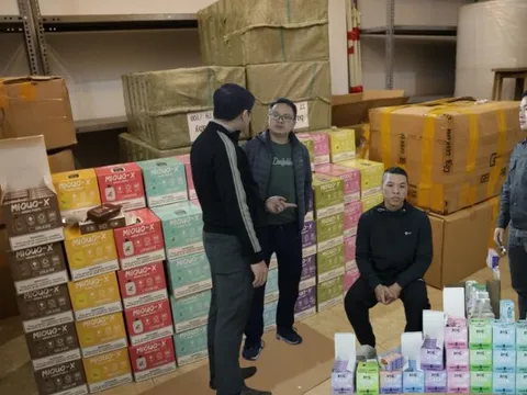 Khám xét khẩn cấp 4 kho hàng trong chuyên án đặc biệt lớn, bắt 'trùm' cầm đầu Nguyễn Tuấn Anh SN 1993