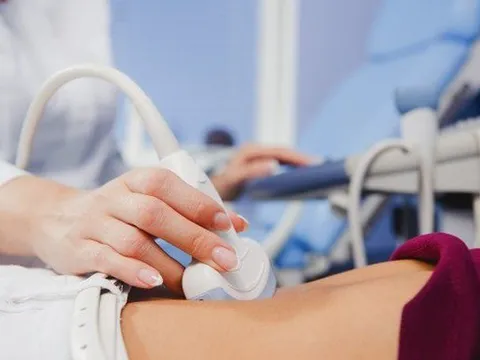 Đau bụng đi khám, cô gái sốc nặng sau khi biết kết quả siêu âm