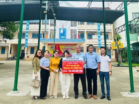 Vụ lạm thu, sửa bài thi để “dìm” điểm học sinh: Đề nghị điều chuyển hiệu trưởng