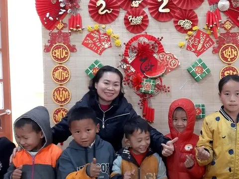 Tết của những giáo viên bám bản