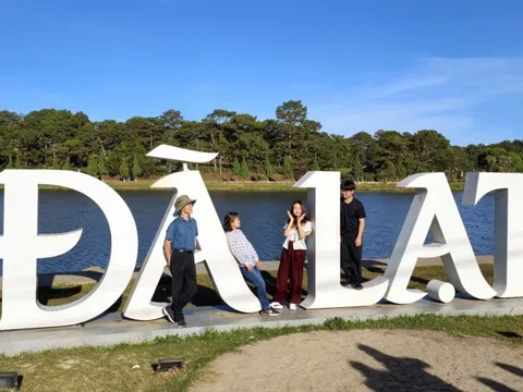 Lâm Đồng đón gần 1 triệu du khách dịp Tết Nguyên đán, doanh thu 1.800 tỉ đồng