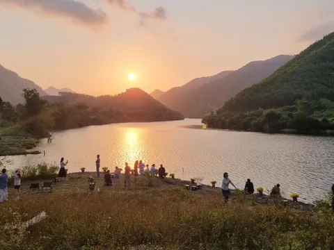 Đập dâng Nam Mỹ, điểm hẹn ngắm hoàng hôn mới của giới trẻ Đà Nẵng