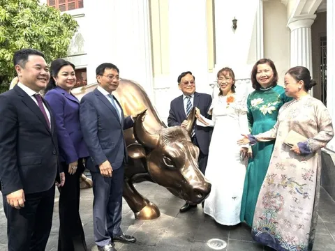 3 nữ tướng Nguyễn Thanh Phượng, Nguyễn Thị Phương Thảo, Nguyễn Thị Mai Thanh cùng xuất hiện tại Lễ đánh cồng