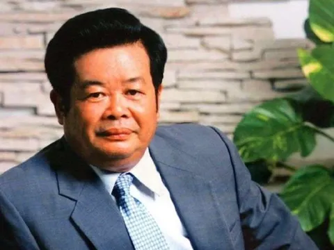 Chân dung vị tỷ phú lấy vợ mù, bắt con trai làm công nhân và cái kết ngỡ ngàng