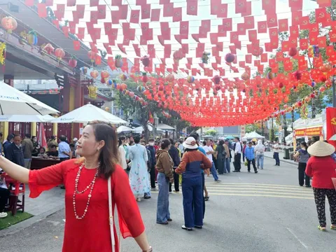 Không khí tại Chùa Bà Bình Dương trước Lễ hội rằm tháng Giêng lớn nhất Đông Nam Bộ