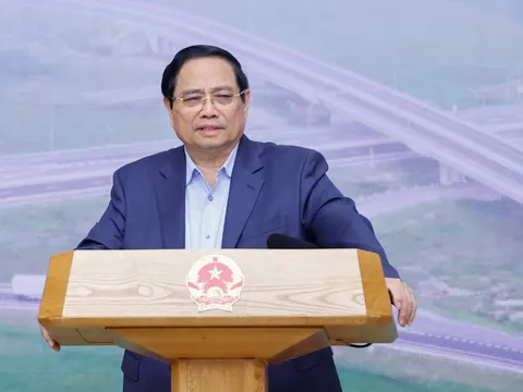 Thủ tướng chỉ đạo duy trì hoạt động bình thường của Tổng công ty Cảng hàng không Việt Nam (ACV)