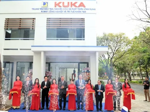 KUKA – Hãng Robot đặt nền móng hệ sinh thái Robot & AI tại miền Trung
