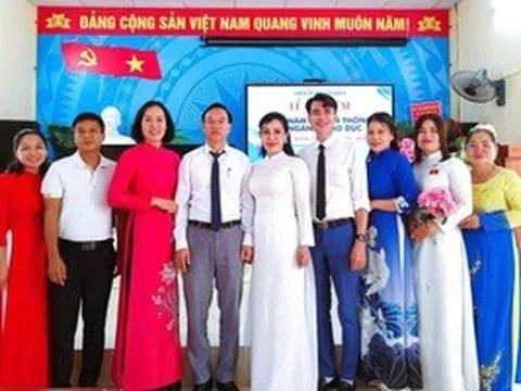 NGƯỜI THẦY KÍNH YÊU: Gieo mầm tri thức nơi đảo tiền tiêu
