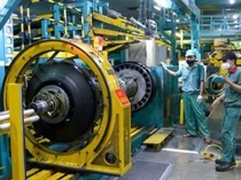 Hai Phó Tổng giám đốc làm việc trên dưới 30 năm ở một công ty cao su xin nghỉ việc cùng vì lý do sức khoẻ xấu