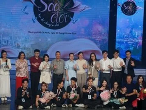 Mãn nhãn chương trình biểu diễn dự án tốt nghiệp của sinh viên